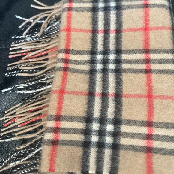 Burberry Traditional Checkered 100% Cashmere Medium Beige Scarf - Picture 10 of 11
